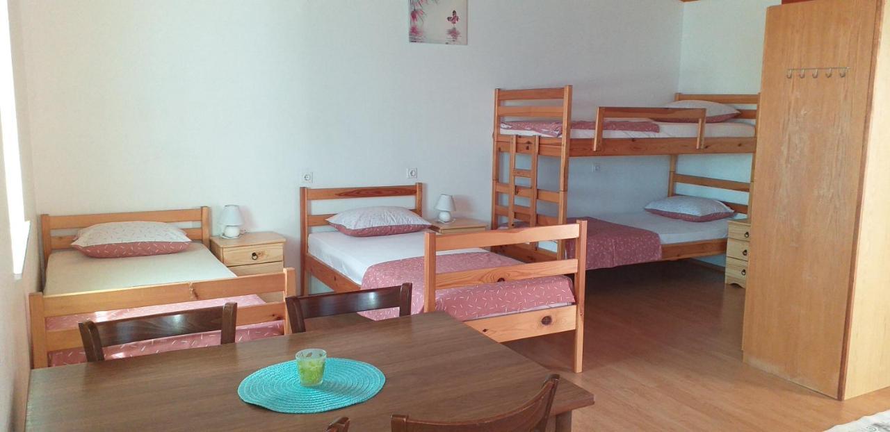 Apartment Beautiful Črni Kal Bagian luar foto